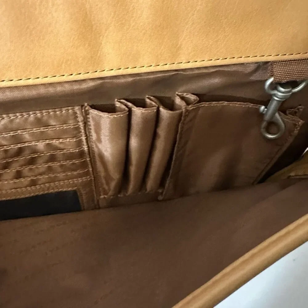 El Portal Tan Leather Bag/Lap Top Holder